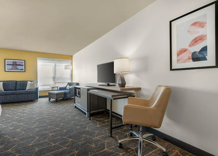 Holiday Inn & Suites Oakland - Airport By Ihg